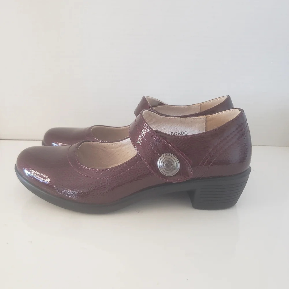 Step Wel Canada Bordo Woman's Burgundy Leather Shoes size 8.